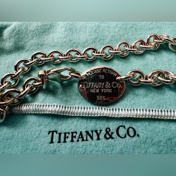 Tiffany & Co, “Please return to Tiffany” oval tag choker pendant necklace. Used - Picture 2 of 6